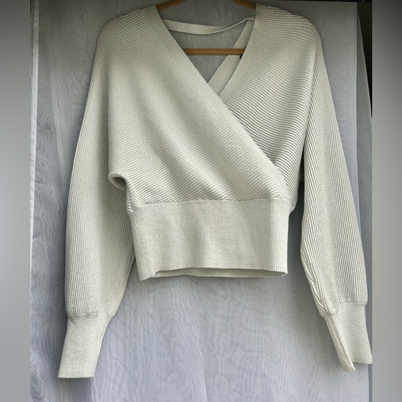 INC International Concepts Long-Sleeve Surplice Ribbed Silver Sweater Size M - Picture 2 of 5